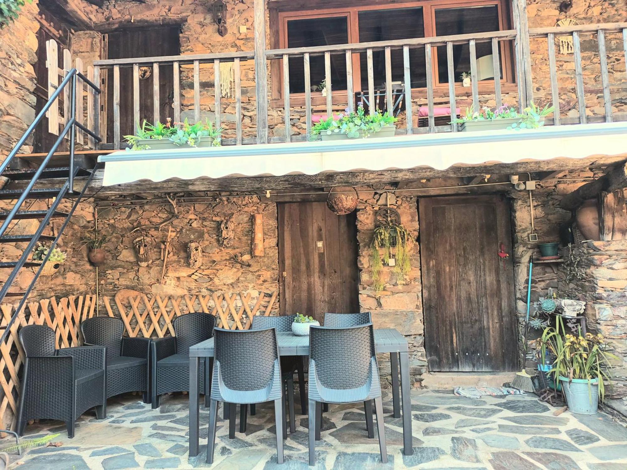 Affittacamere A Casa da Natália Cha de Alvares Esterno foto