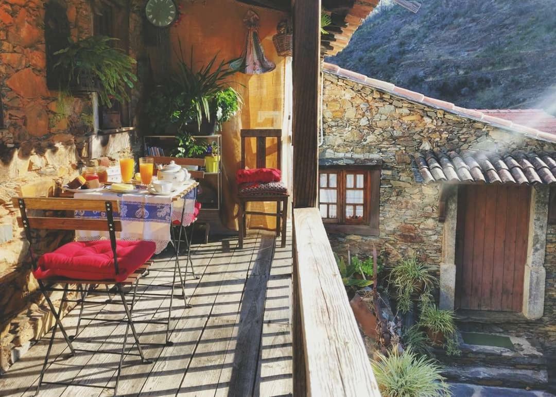 Affittacamere A Casa da Natália Cha de Alvares Esterno foto